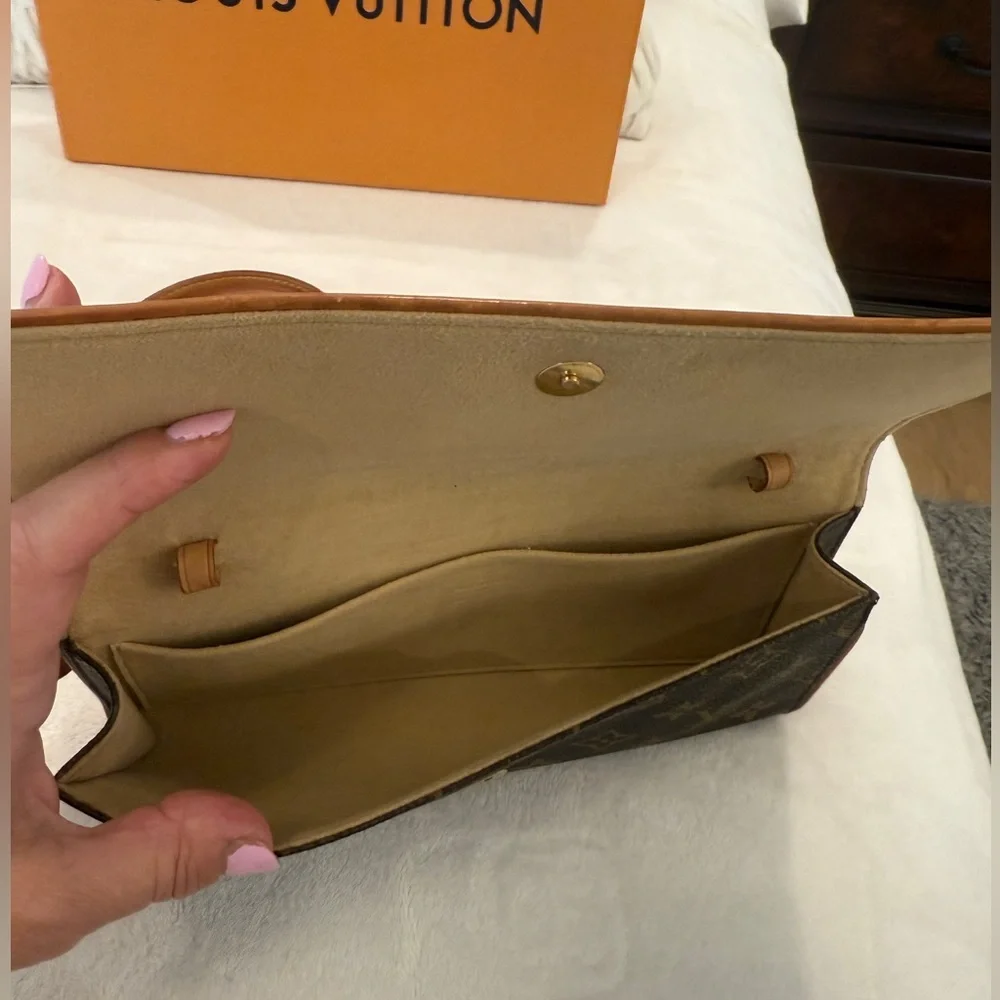 💯% Authentic Louis Vuitton Twin Pochette GM - Picture 4 of 15